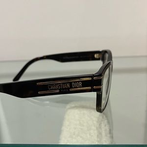 DiorSignatureO S1I. prescription lens scratched